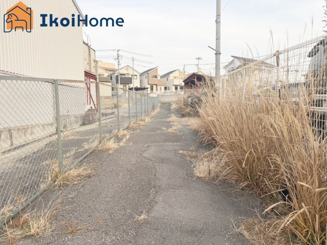 明石市北朝霧丘1丁目　土地の前面道路含む現地写真|●資料・カタログのご請求無料●バス停まで徒歩1分25 分で明石駅にも到着し通勤や通学に便利な立地