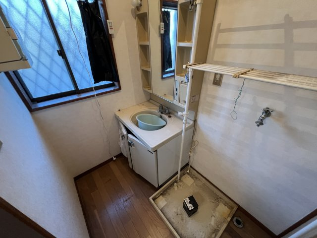 千葉県市原市南岩崎　中古戸建の洗面所|洗面所　洗濯機置き場があります