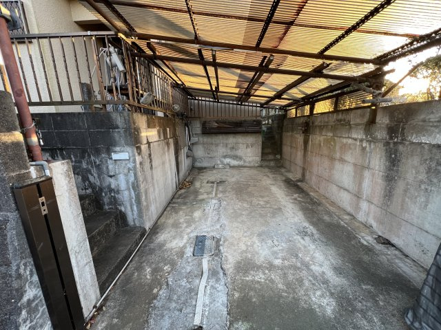 千葉県市原市南岩崎　中古戸建の駐車場|カースペースがあります