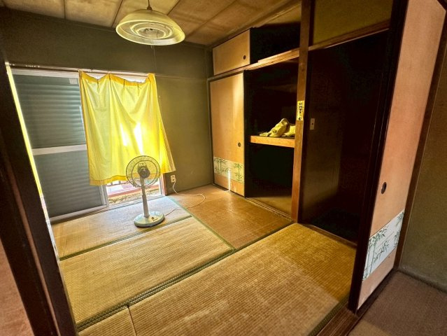 千葉県柏市花野井　中古テラスハウスの和室|2階の和室、バルコニー側です