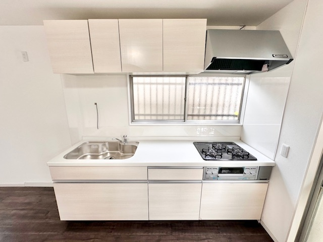 松戸市松飛台　中古戸建のキッチン|コンパクトなキッチンで掃除もラクラク