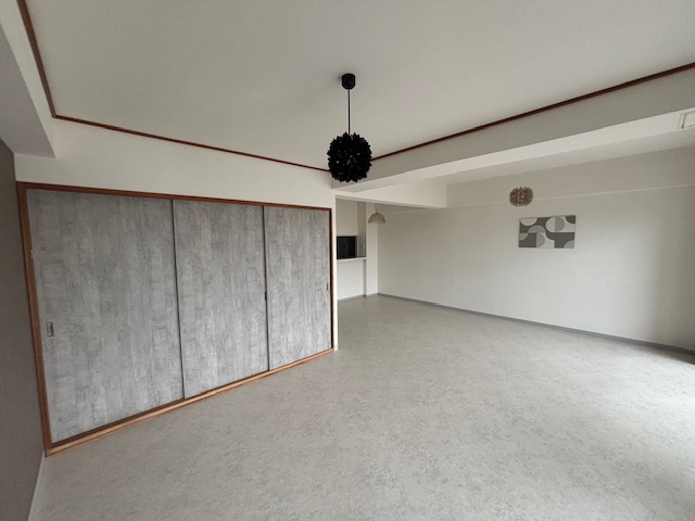 ファミール谷津の居間・リビング|こちらの居間で趣味の時間をお楽しみください