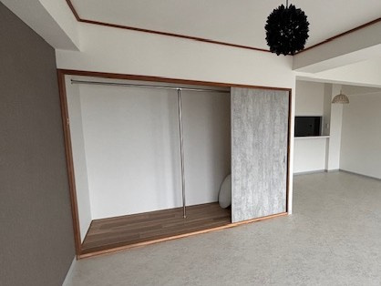 ファミール谷津の収納|LDのクローゼット