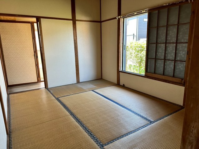 千葉県茂原市高師 中古戸建の和室|柔らかい畳が心地よい和室