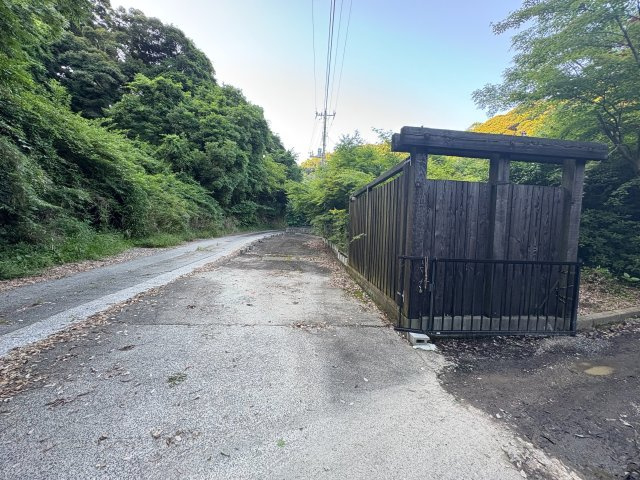 【10畳以上居室有】館山市正木　中古戸建ての前面道路含む現地写真|前面道路含む現地写真です