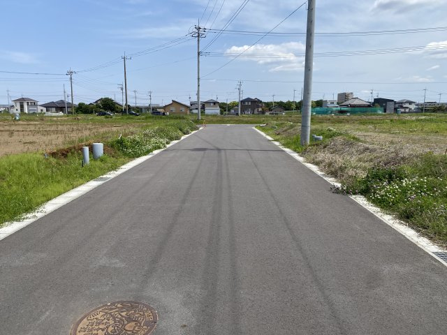 金田西売地の前面道路含む現地写真