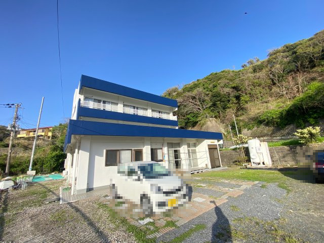 【民泊可！】勝浦市松部   3階建 の外観|おしゃれな外観です