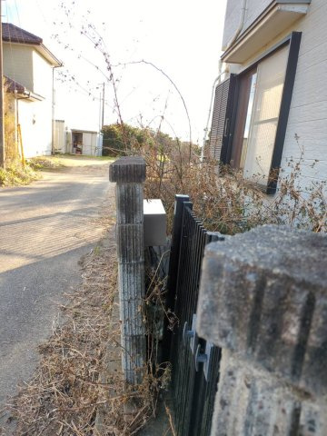 東金市小沼田　中古戸建の前面道路含む現地写真|前面道路含む現地写真です