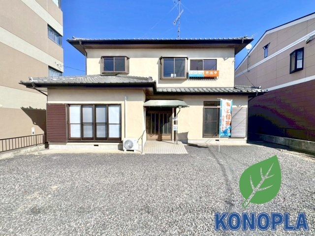 【中古戸建】足利市山川町の外観|■外観｜外構や植栽の計画次第で自分好みにアレンジできる余白があり、住みながら楽しめる住まいです♪