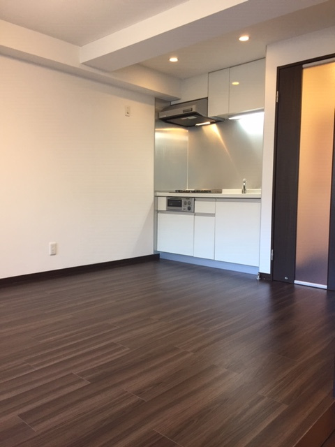 パラシオン渋谷の居間・リビング|こちらのリビングで趣味の時間をお楽しみください