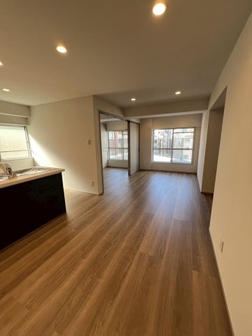 マンションヴィップ柳橋の居間・リビング|ゆったりとした居間です