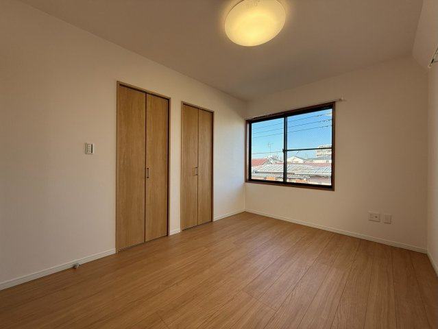 中野区鷺宮五丁目戸建の洋室|ゆったりした洋室です