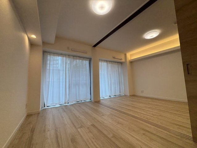 日興児玉パレス南青山の洋室|明るい洋室です