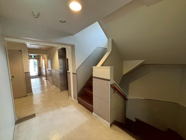 日興児玉パレス南青山のエントランス|ゆとりのあるエントランスです