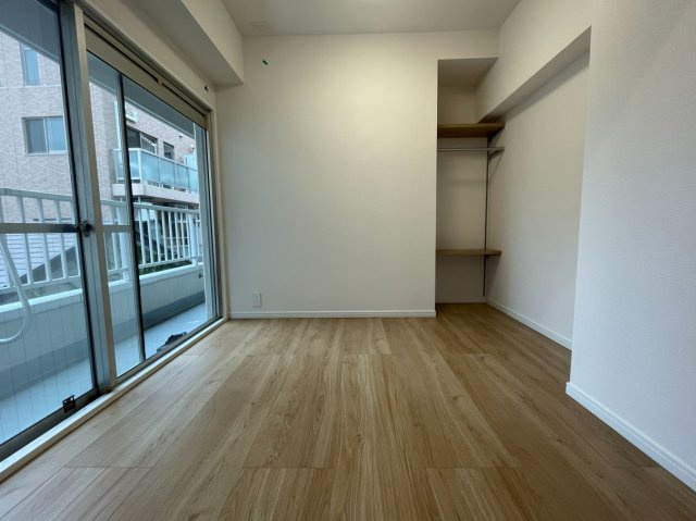 ユテライズ根岸の洋室|落ち着いた色調の洋室です