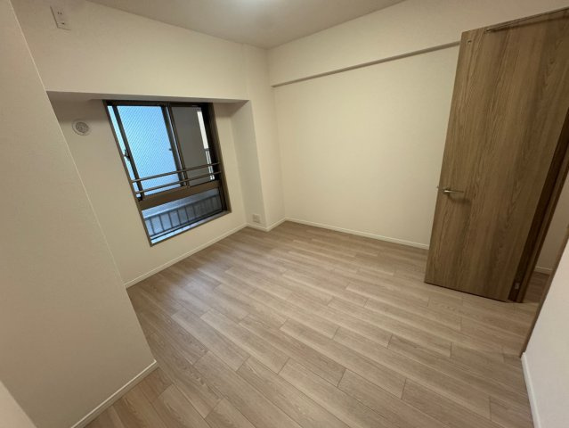 ジェイパーク北千住モナクレイスの洋室|個人の部屋や寝室として使える洋室です