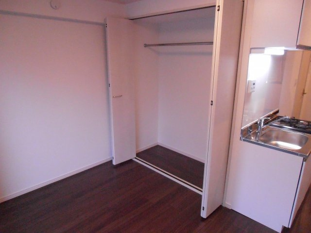 新大橋永谷マンションの洋室|ゆったりした洋室です