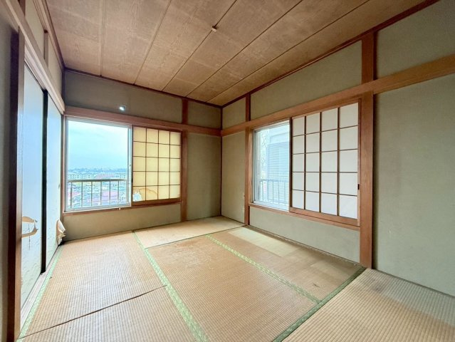 埼玉県狭山市広瀬台1丁目　中古戸建の和室|明るい和室です