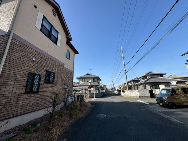 -三丁目不動産-　深谷市国済寺町　平成20年築の前面道路含む現地写真|前面道路含む現地写真です