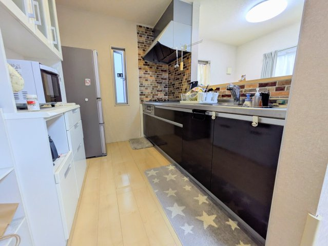 羽生市東6丁目　築浅中古戸建のキッチン|使いやすいキッチンです