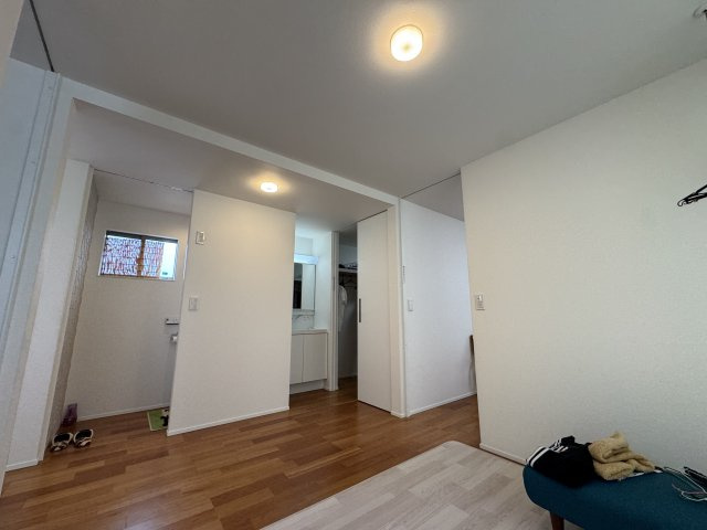 -三丁目不動産-　本庄市柏1丁目　注文住宅　オール電化の洋室