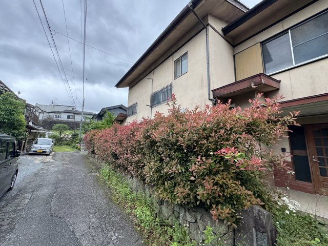 －三丁目不動産-　秩父市近戸町　敷地広々約114坪の外観