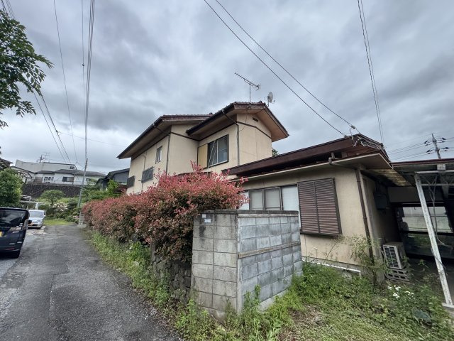 －三丁目不動産-　秩父市近戸町　敷地広々約114坪の外観