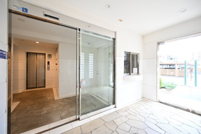 【エントランス】 | エスコートノヴェル用賀