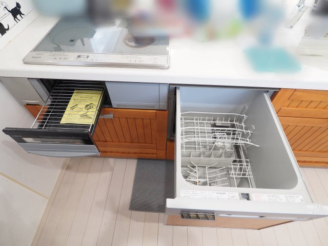 【キッチン】 | 中古戸建　仁井田字中川原 | 食洗機とグリルは未使用のままなので、新品同様でお使いいただけます♪