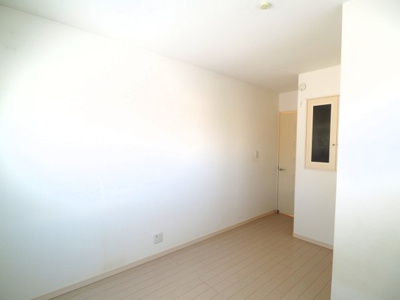 【その他】 | 中古戸建　仁井田字中川原 | 縦長のお部屋なので、家具選びや配置を工夫することによって、開放的なお部屋になります♪
