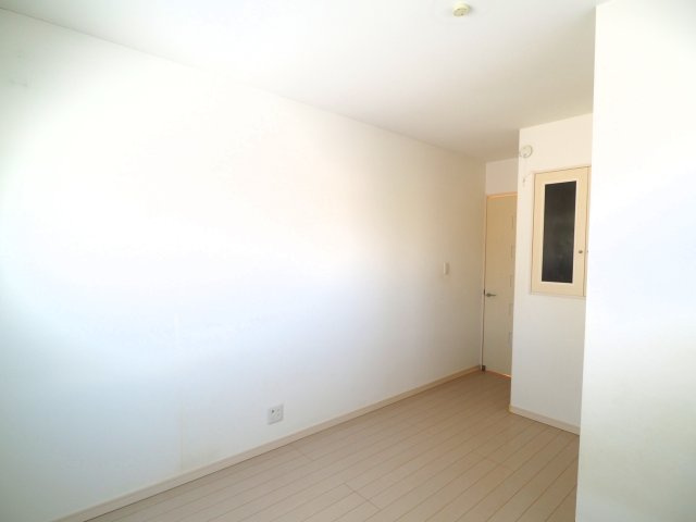 【その他】 | 中古戸建　仁井田字中川原 | 縦長のお部屋なので、家具選びや配置を工夫することによって、開放的なお部屋になります♪