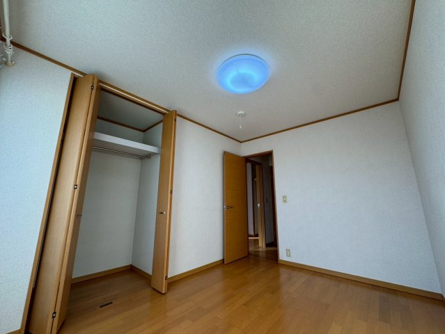 -三丁目不動産-　熊谷市新島　内工事　平成18年駐車3台の洋室|使い勝手のいい洋室です