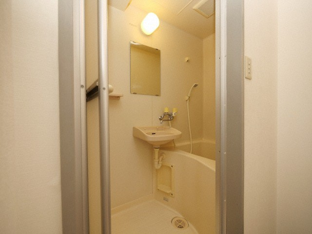 メゾンドールバンブーグラスの洗面所