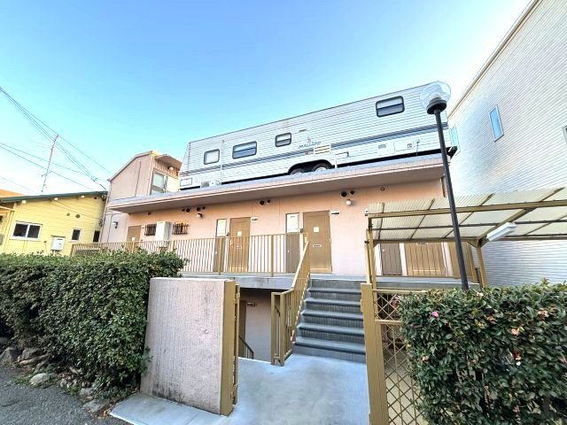 プレタメゾン岡本