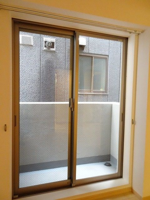 アルベロ向島23のバルコニー