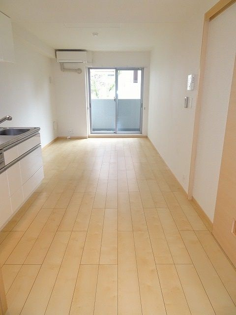 アルベロ向島23の居間・リビング