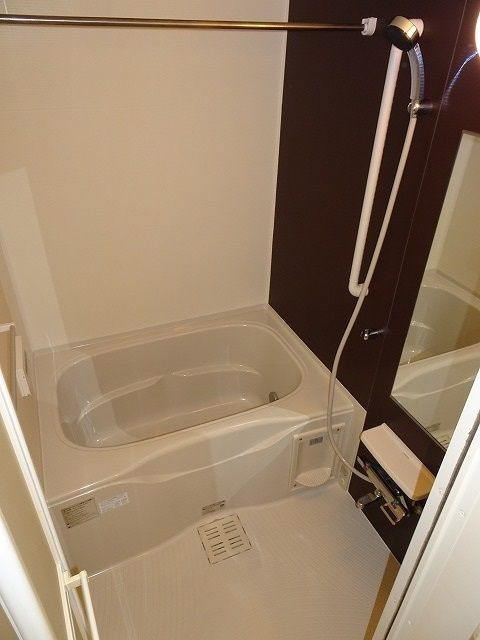 アルベロ向島23の浴室