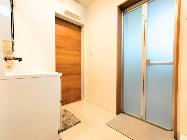 横塚2丁目　中古戸建の独立洗面台|スッキリとした洗面所