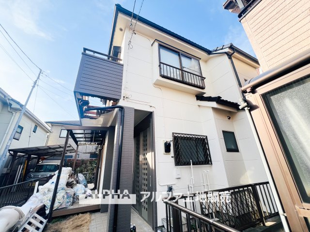 青梅市新町5丁目　再生住宅　中古戸建1邸の外観|【Add color】
◆彩りを添えて◆窓際から吹き込む清々しい風。夏の暑い時期を通り越し、少し過ごしやすくなってきた。風の唄を聴き、季節を肌で感じられる自慢の場所