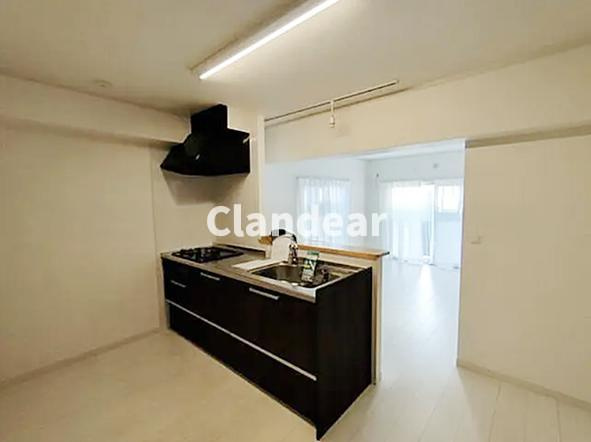 エミネス北綾瀬のキッチン|ドキドキの新生活も、安心してスタート。ぴったりの住まいを見つけませんか？クランディアが一緒に住まい選びをサポートします‼　まずは、お気軽にお問合せください　＃クランディア