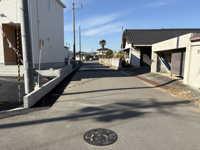佐糠町二丁目 新築一戸建ての前面道路含む現地写真