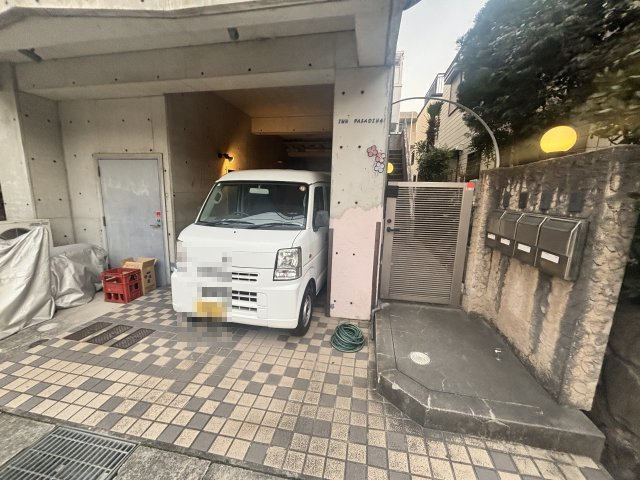 インパサディナの駐車場
