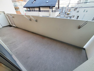 【バルコニー】 | シャトレ秋桜 | 広々としたバルコニーです。