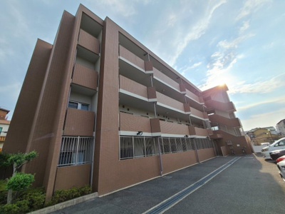 【外観】 | シャトレ秋桜 | 綺麗な外観のマンションです。