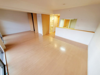 【居間・リビング】 | シャトレ秋桜 | 合わせて17.1帖のお部屋です。