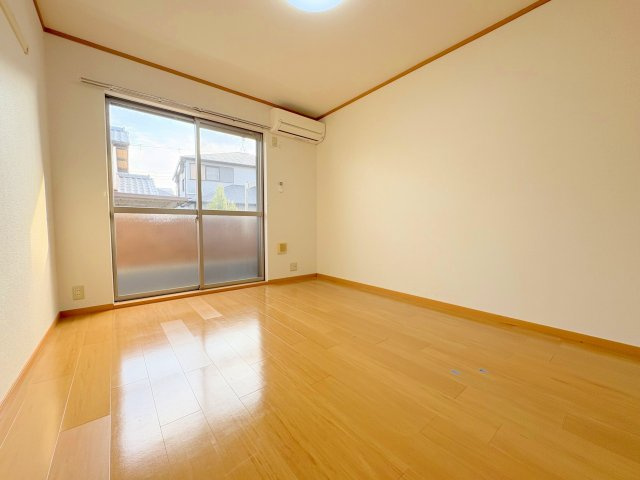 セレノ逆瀬川の居間・リビング|ゆったり過ごせる居間です