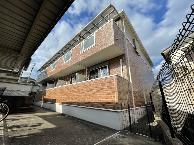 セレノ逆瀬川の外観|落ち着いた雰囲気の外観です