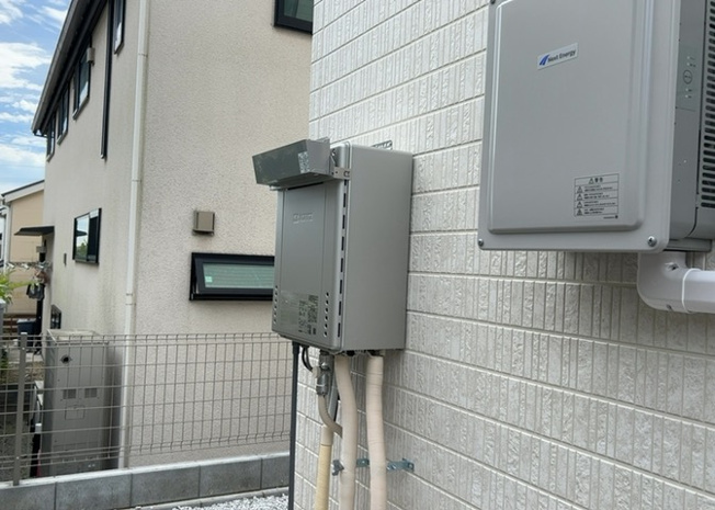 【発電・温水設備】 | 省エネ給湯器とは従来型の給湯器より熱効率が高く、少ない燃料でたくさんのお湯を沸かすことが出来る高効率な給湯器のことを指します。また、省エネ給湯器には種類があり、利便性や効果なども様々です。