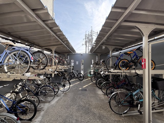 グランシャリオ可部中央の駐輪場