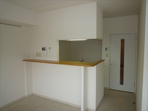 【居間・リビング】 | ホワイトヘイヴン | 居室1